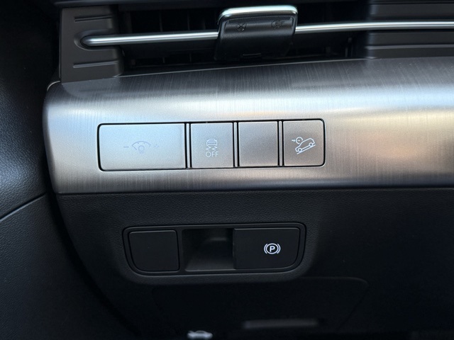 2026 Hyundai Kona SEL photo 23
