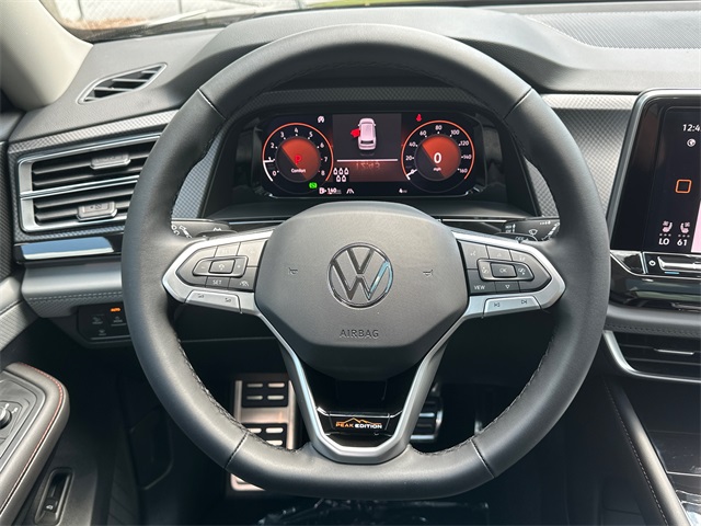 2025 Volkswagen Atlas SE Technology Peak Edition photo 24