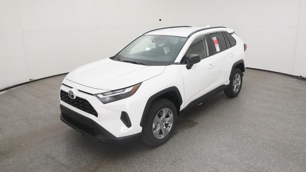 2025 Toyota RAV4 LE's photo
