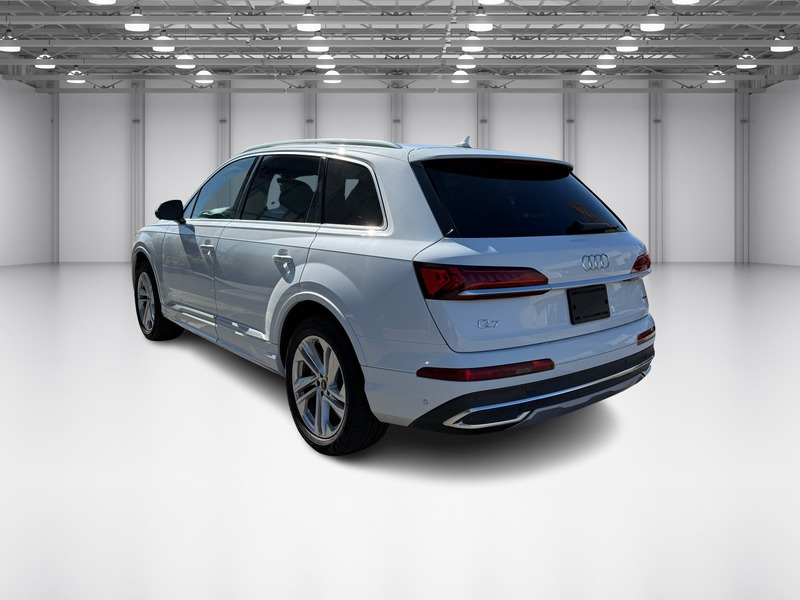 2024 Audi Q7 55 Premium Plus photo 7