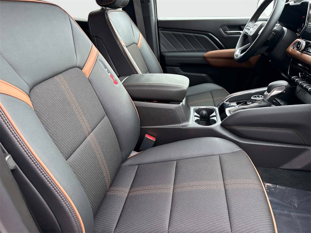 2025 Gmc Canyon AT4 photo 17
