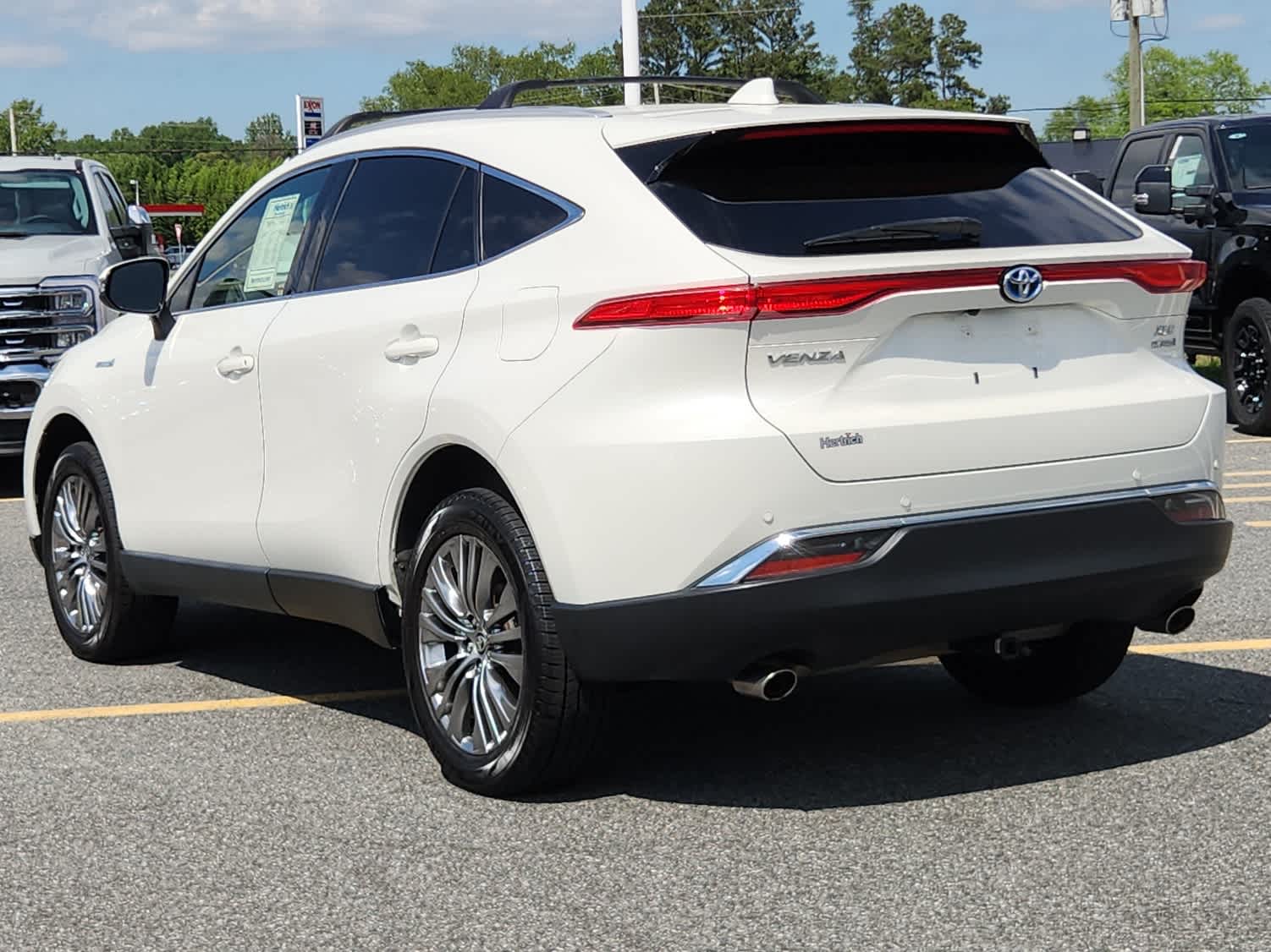 2021 Toyota Venza LE photo 4