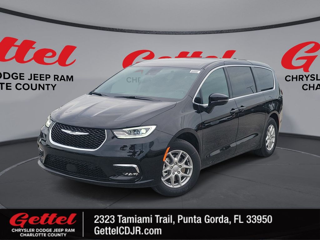 2026 Chrysler Pacifica Select's photo