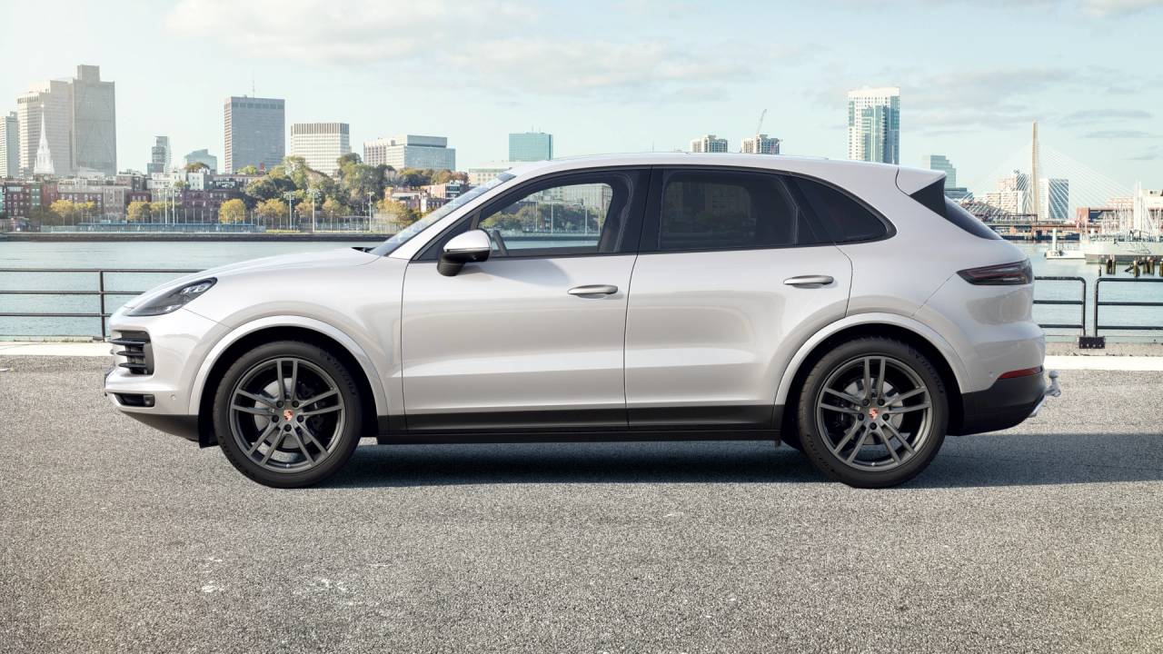 2022 Porsche Cayenne Base photo 2