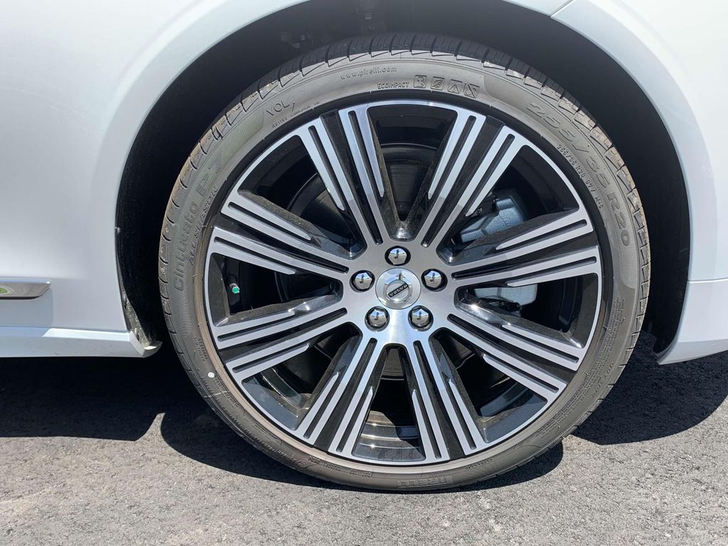 2025 Volvo S90 photo 22