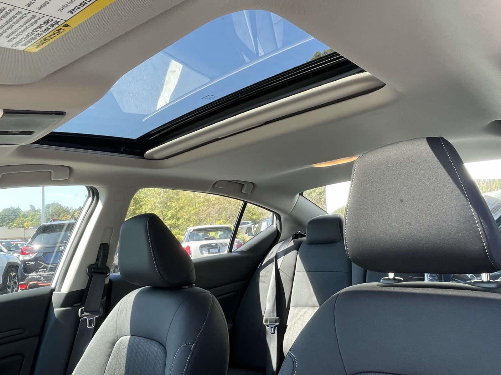 2025 Nissan Altima 2.5 SV photo 14
