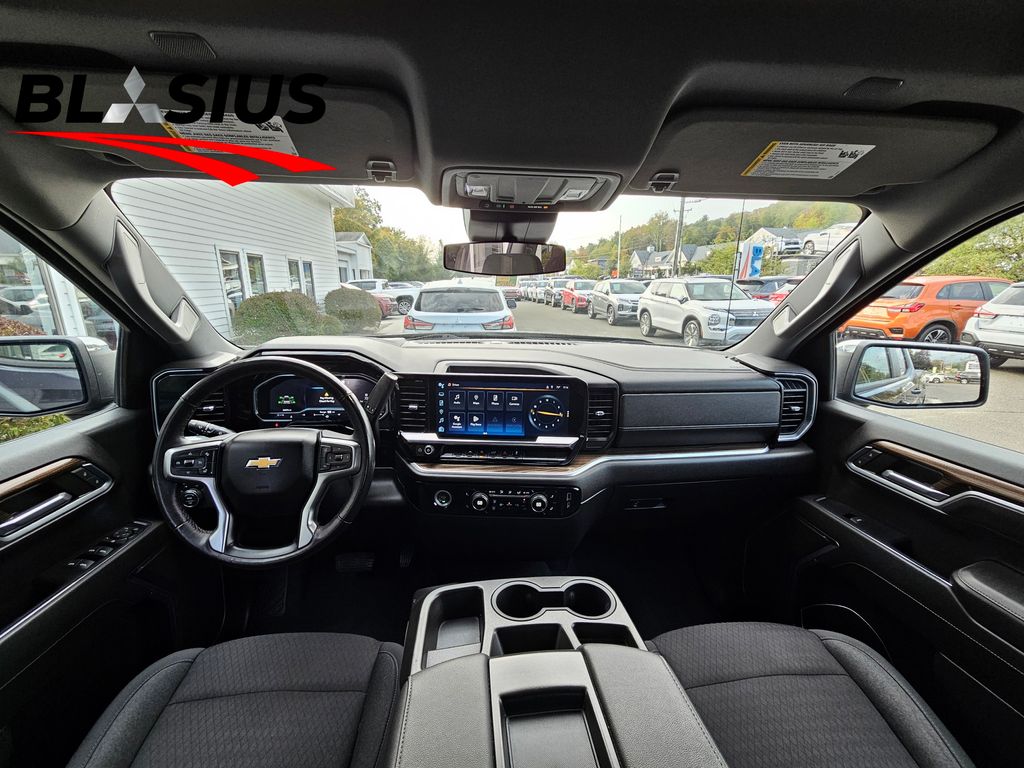 2022 Chevrolet Silverado 1500 LT photo 12