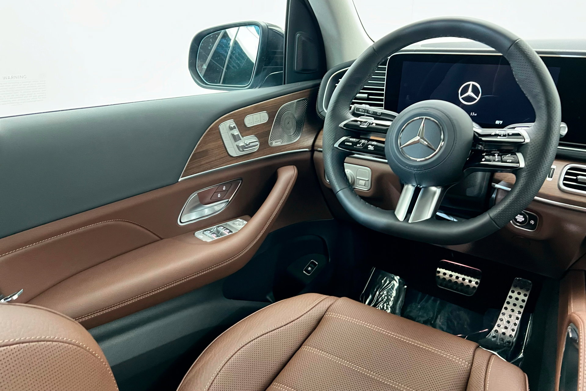 2025 Mercedes Benz GLS 450 4MATIC photo 11