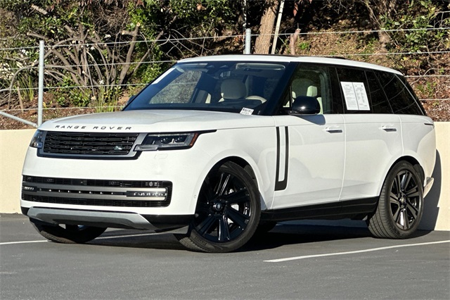 2023 Land Rover Range Rover SE's photo