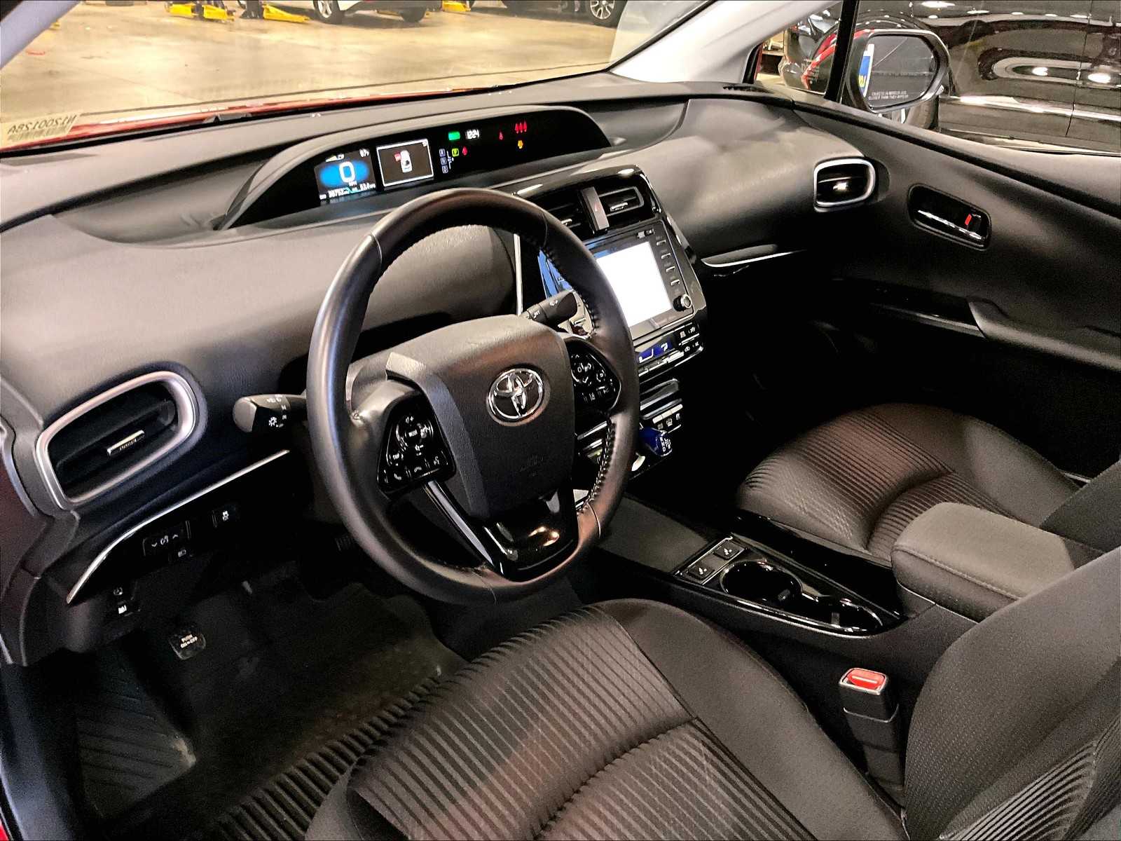 2021 Toyota Prius Prime LE photo 8