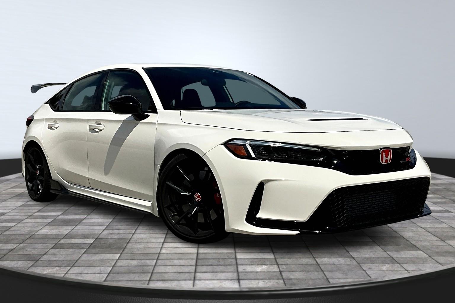 2024 Honda Civic Hatchback Type-R's photo