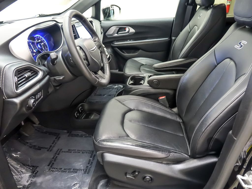 2021 Chrysler Pacifica Touring L photo 9