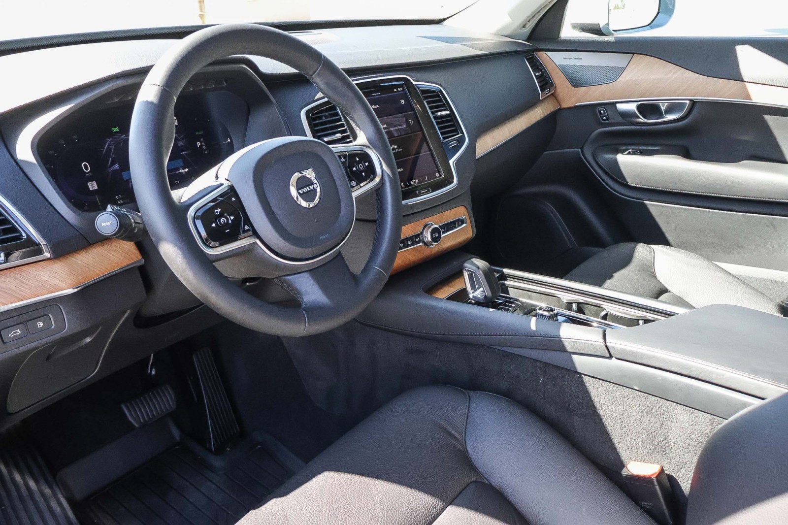 2024 Volvo XC90 Recharge Plus photo 18