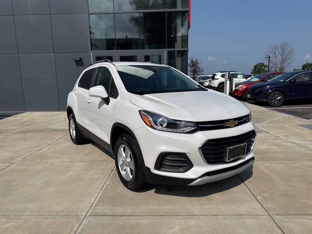 2022 Chevrolet Trax LT photo 2