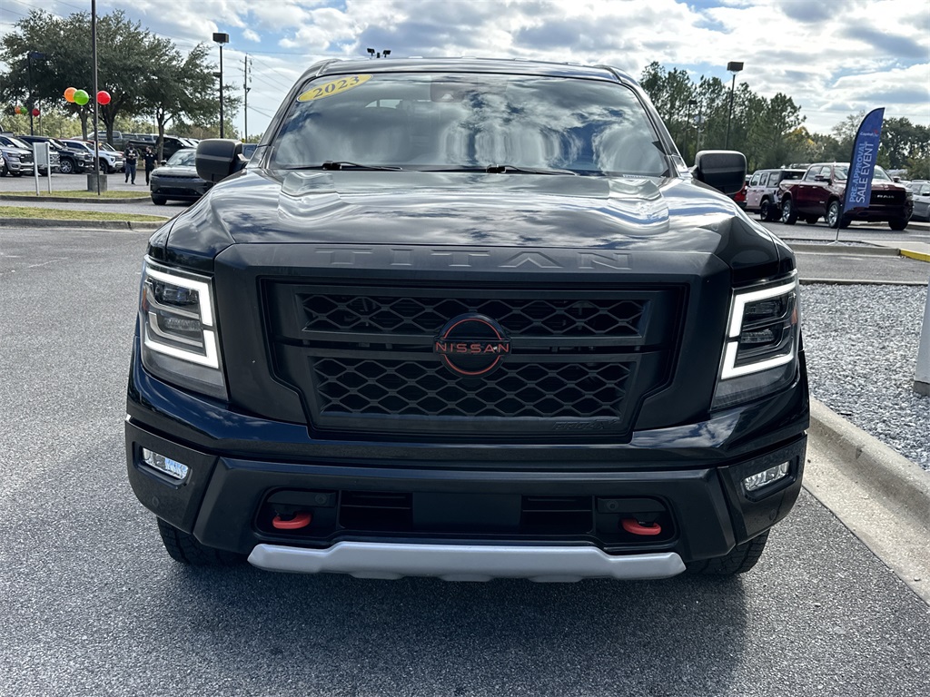 2023 Nissan Titan PRO-4X photo 2