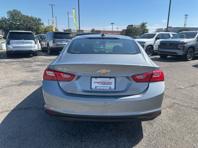 2023 Chevrolet Malibu LS photo 4