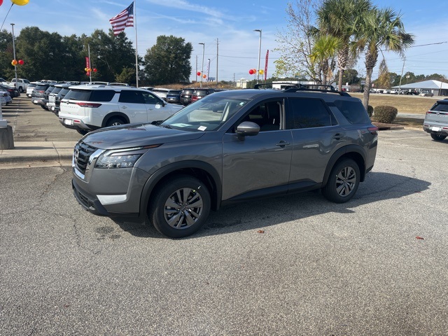 2025 Nissan Pathfinder SV photo 2