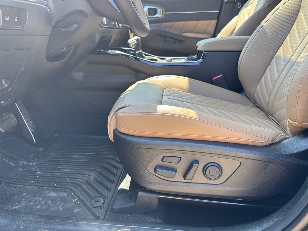 2025 Kia Sorento X-Line SX Prestige photo 9