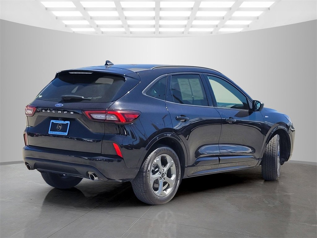 2023 Ford Escape ST-Line photo 4