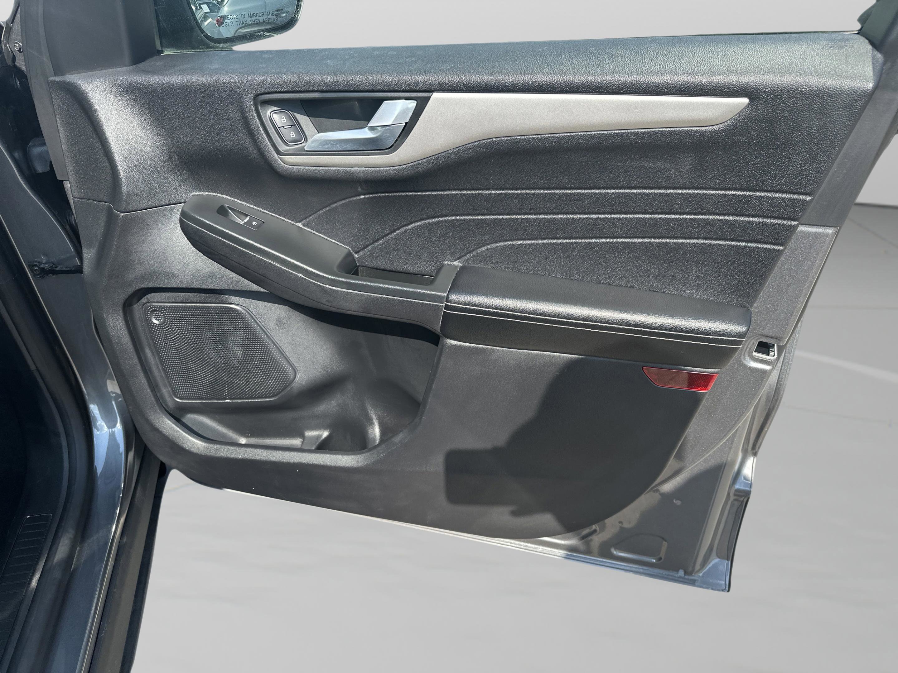 2021 Ford Escape SEL photo 12