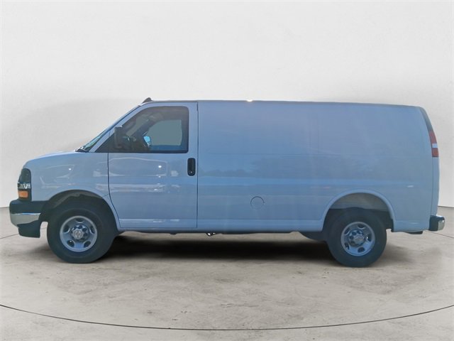 2025 Chevrolet Express Cargo 2500 photo 2