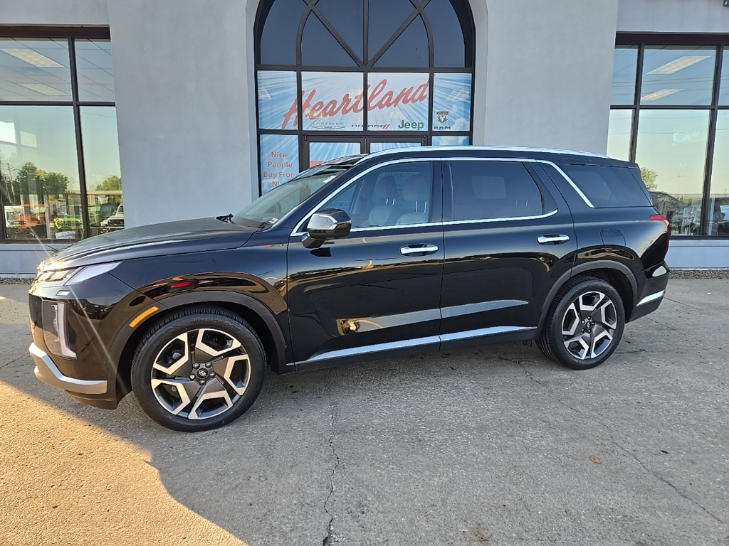 2023 Hyundai Palisade Limited photo 4