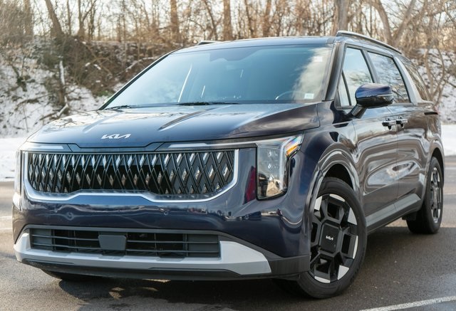 2025 Kia Carnival EX's photo