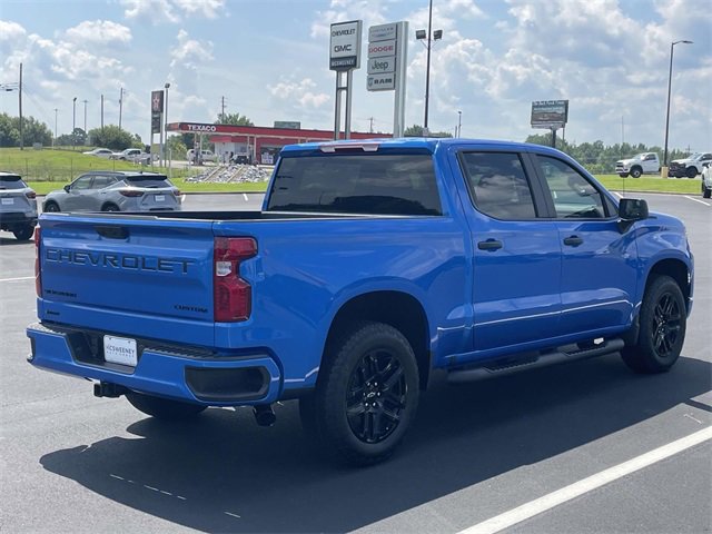 2025 Chevrolet Silverado 1500 Custom photo 3