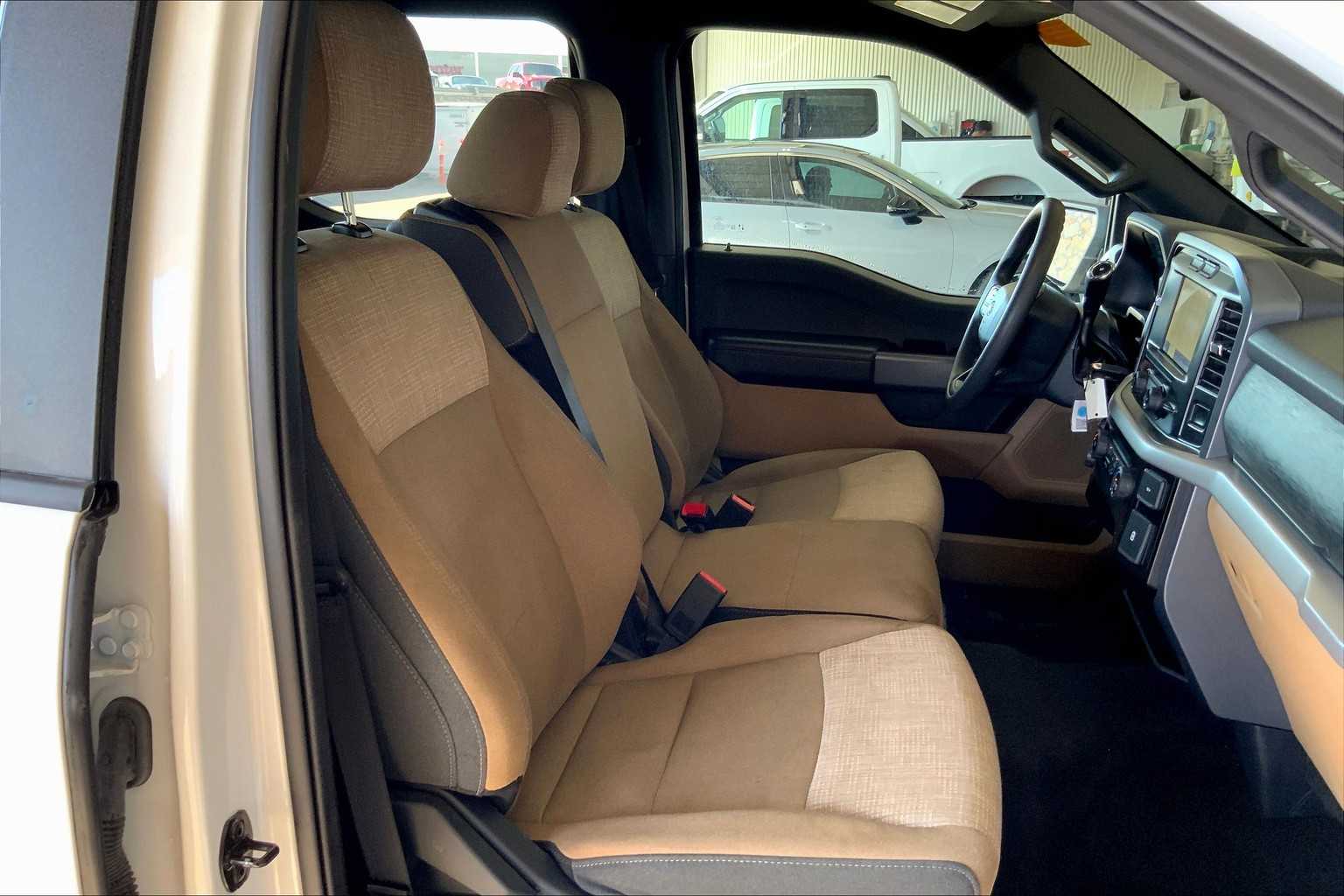2023 Ford F-150 XLT photo 8