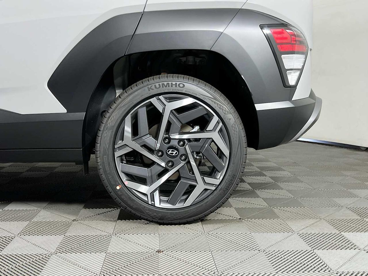 2026 Hyundai Kona SEL photo 16