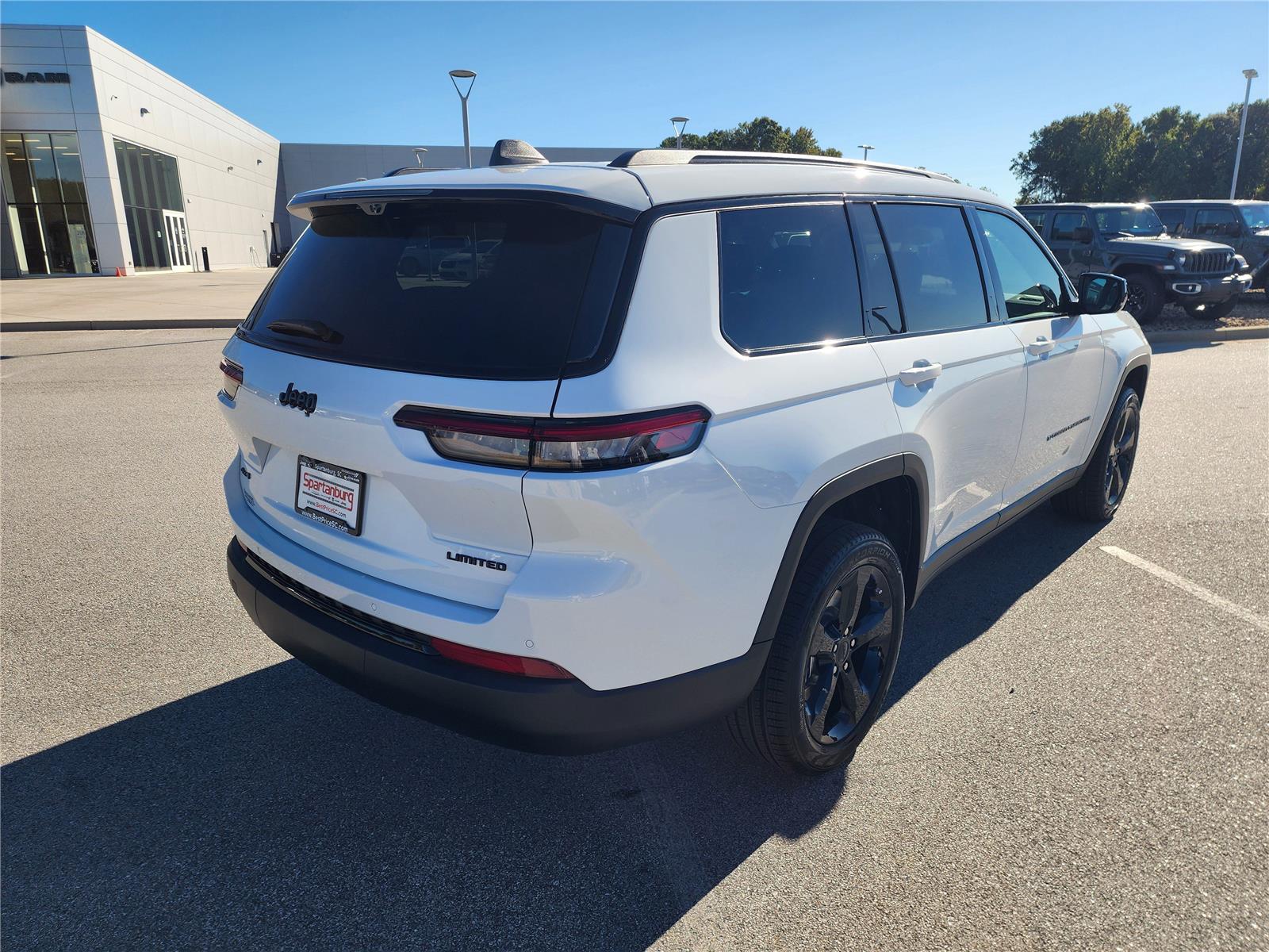 2025 Jeep Cherokee Limited photo 4