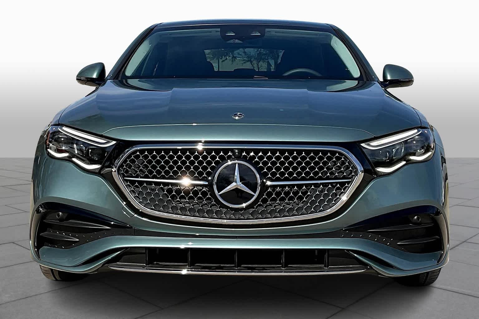 2025 Mercedes Benz E 450 4MATIC Sedan photo 2
