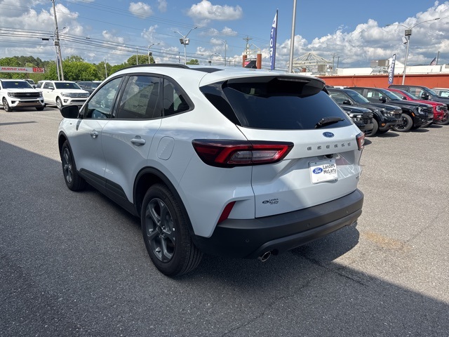 2025 Ford Escape ST-Line photo 5