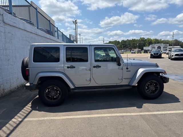 2016 Jeep Wrangler Unlimited Sahara photo 2