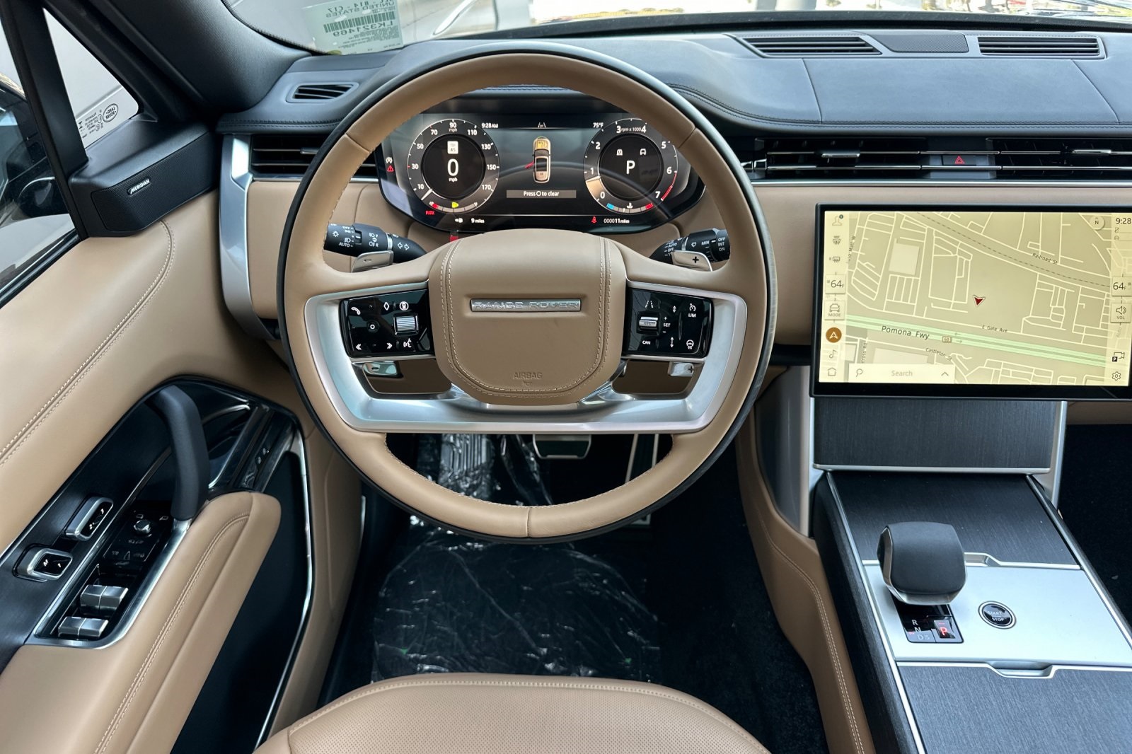 2025 Land Rover Range Rover SE photo 14