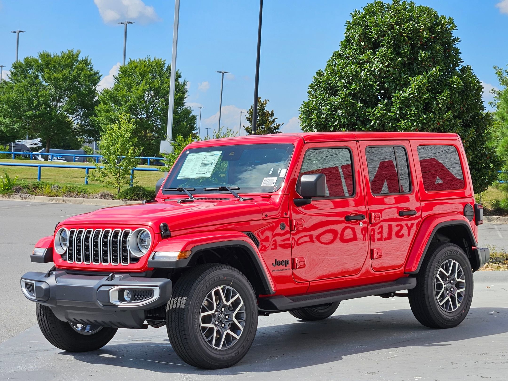 2025 Jeep Wrangler Sahara photo 2