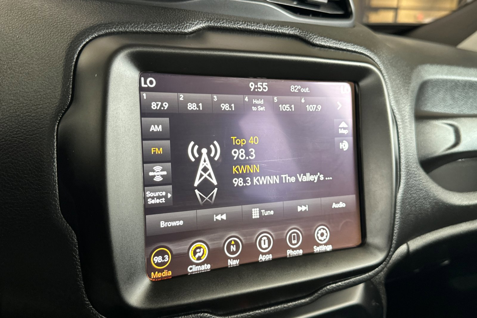 2023 Jeep Renegade Latitude Upland photo 18