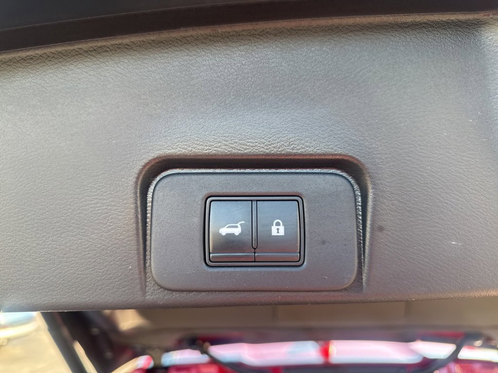 2022 Nissan Rogue SV photo 14