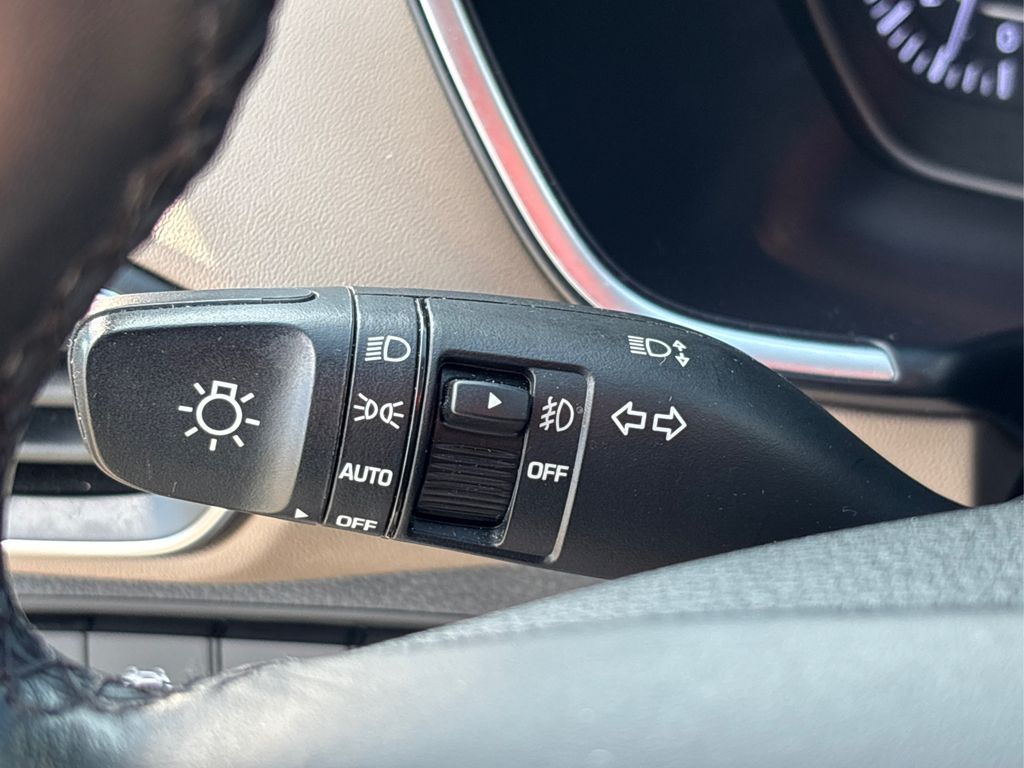 2020 Hyundai Santa Fe Limited photo 22
