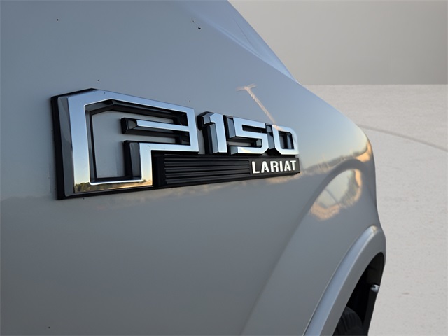 2019 Ford F-150 Lariat photo 16