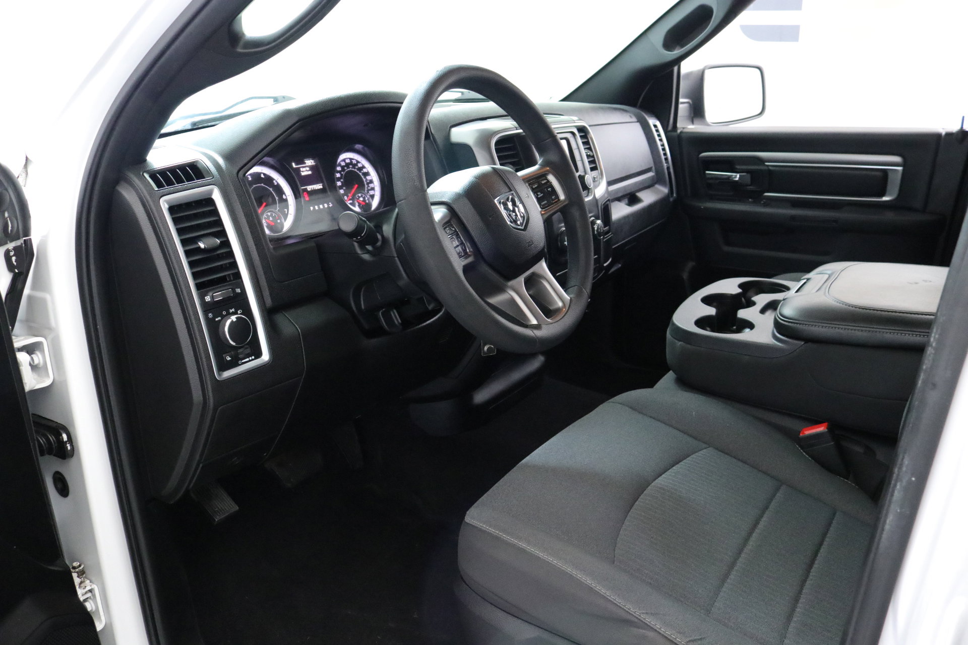 2021 Ram 1500 Classic Warlock photo 18