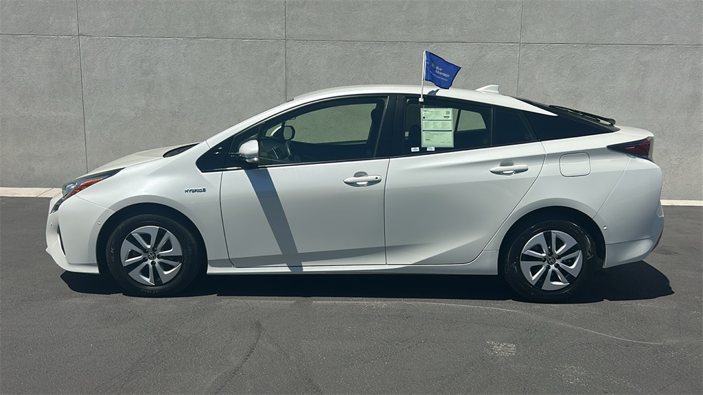 2018 Toyota Prius Four photo 4