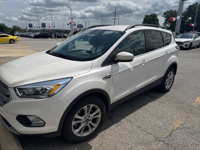 Used 2017 Ford Escape SE with VIN 1FMCU9GD0HUB00288 for sale in Valparaiso, IN
