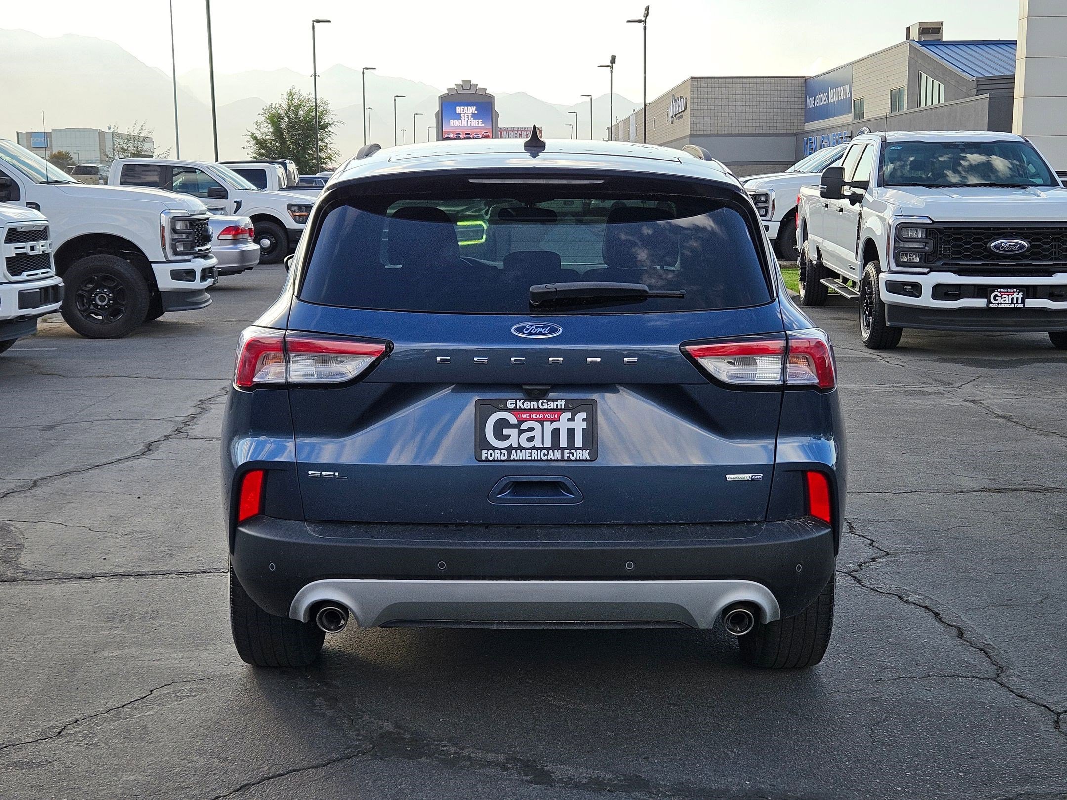 2020 Ford Escape SEL photo 4