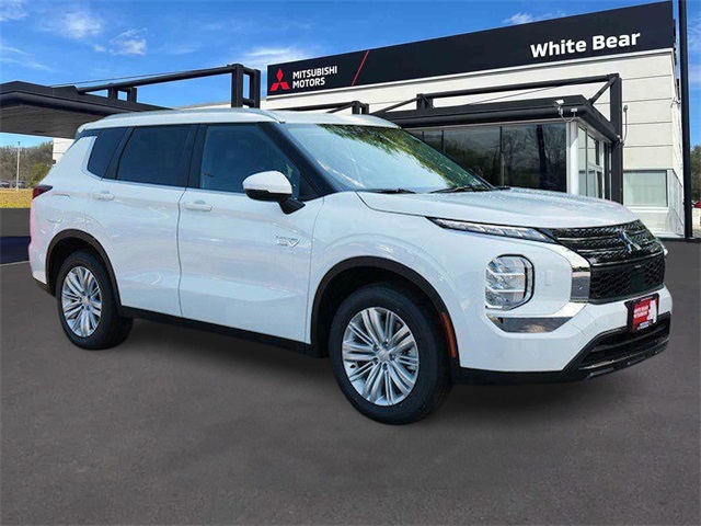 2025 Mitsubishi Outlander Plug-in Hybrid ES's photo