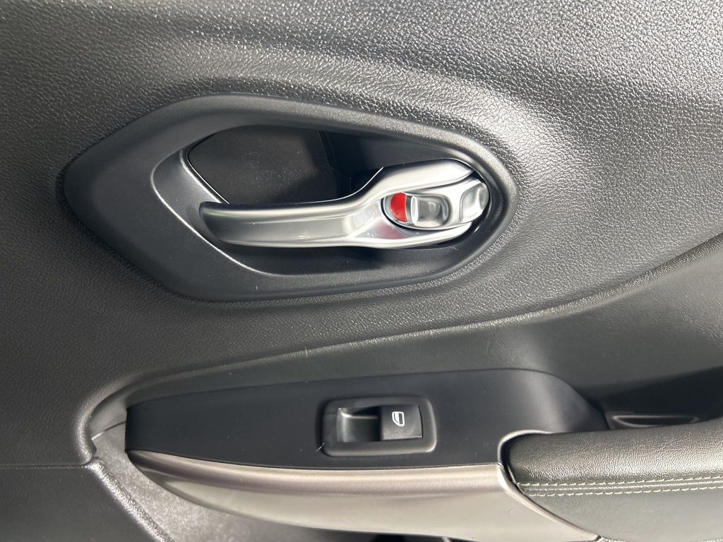 2021 Jeep Cherokee Latitude Lux photo 20