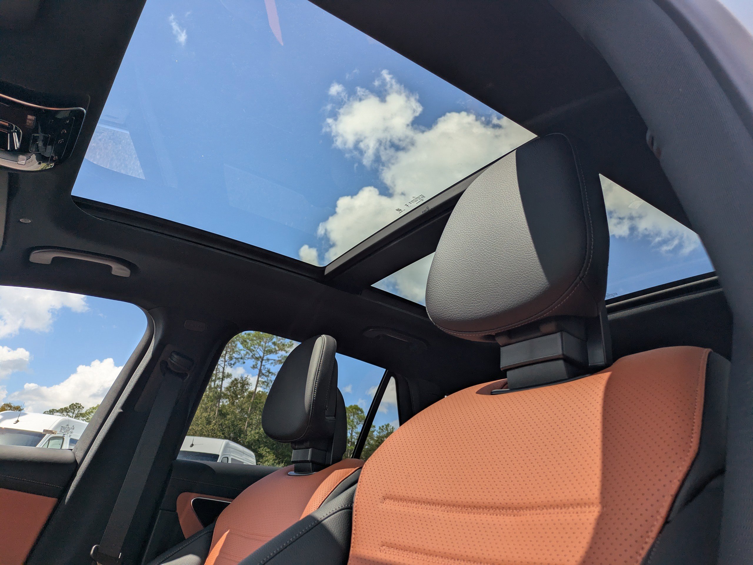 2026 Mercedes Benz GLC 300 4MATIC photo 3