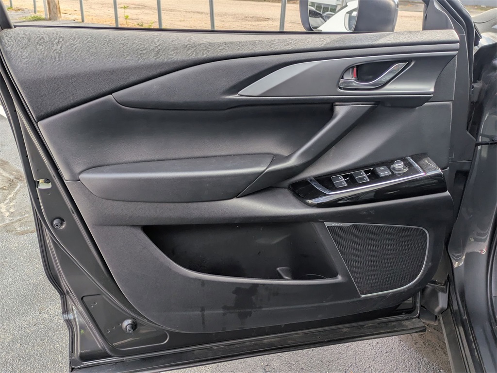 2022 Mazda CX-9 Touring Premium photo 7
