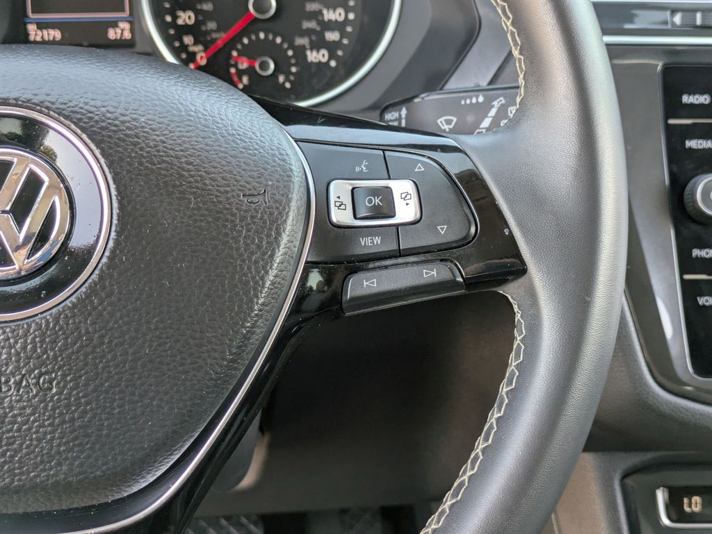 2021 Volkswagen Tiguan SE photo 17