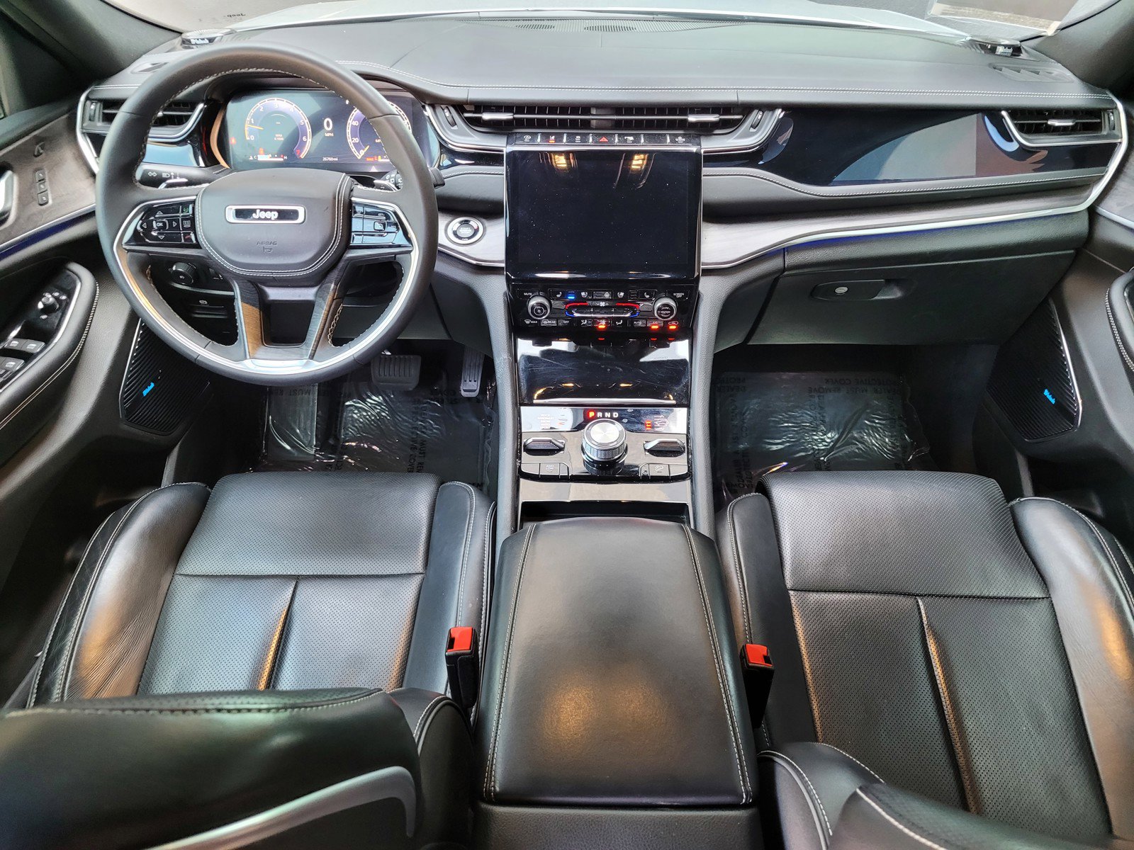 2023 Jeep Grand Cherokee Overland photo 14
